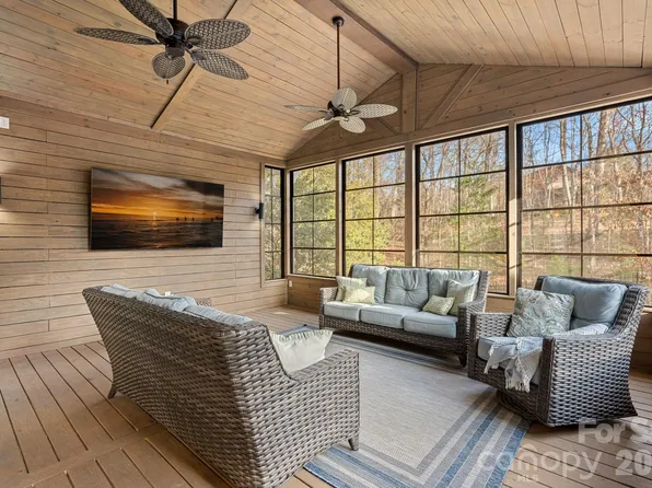 9927 Daufuskie Dr, Charlotte, NC 28278