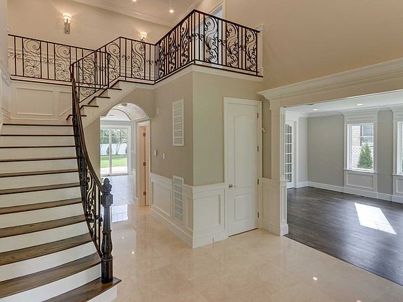 2nd image of 46 Clover Ln