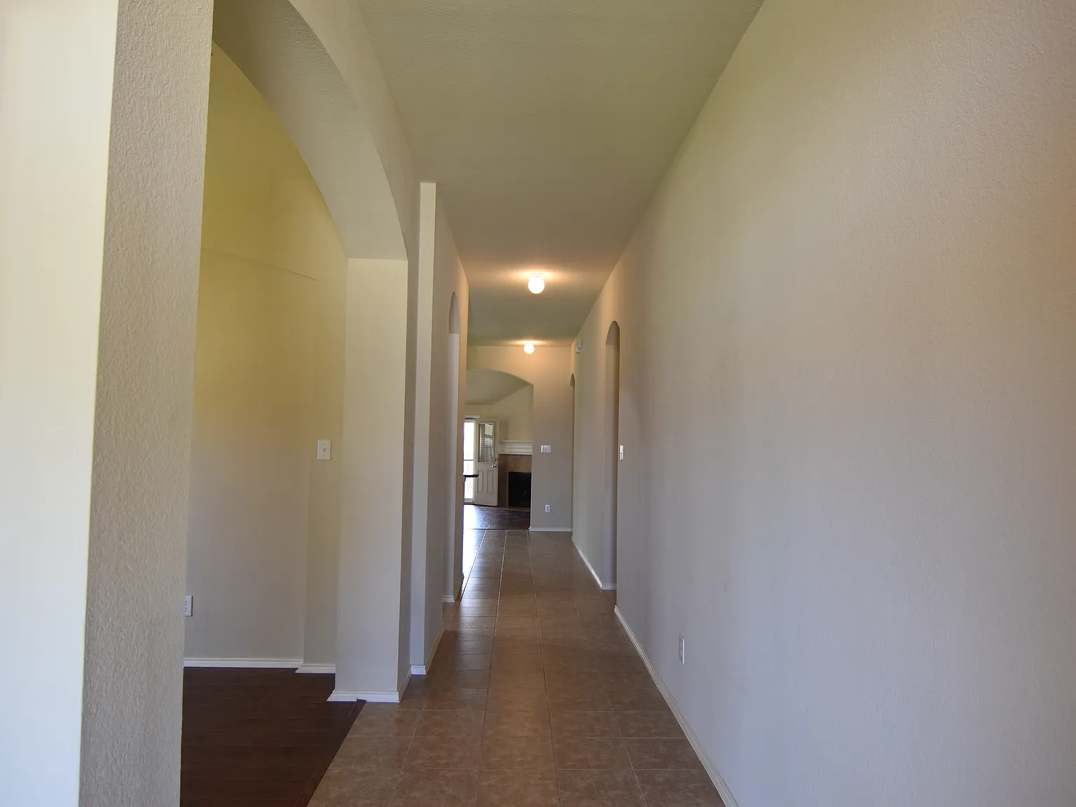 3 bed, 2101 sqft, $2,700 — Photo 3