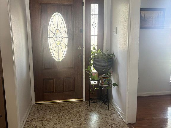 3rd image of 9319 Longstaff Dr