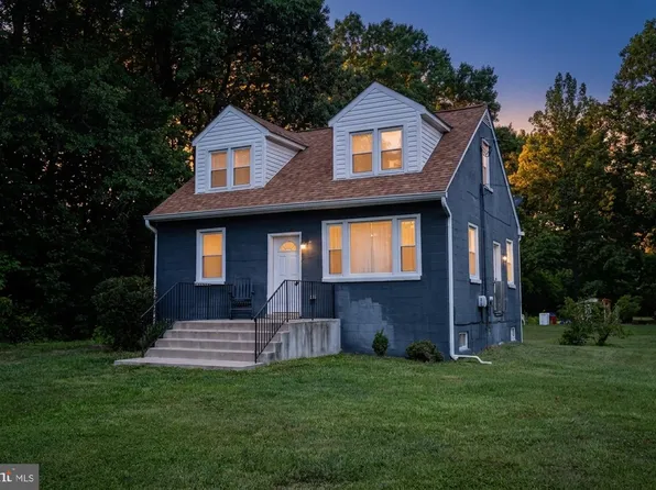 16036 Rogers Clark Blvd, Bowling Green, VA 22427