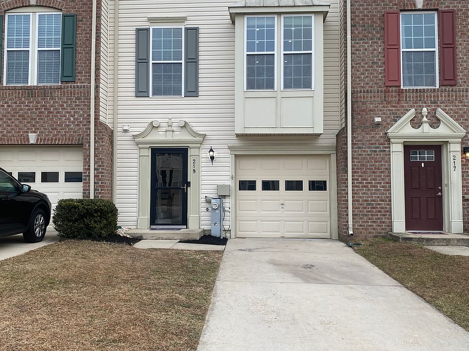 1st image of 219 Staysail Dr