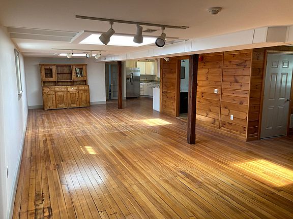 Living & Dining area 40' in length