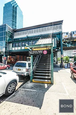 Sold by Bond New York | media 4