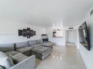 6300 S Falls Circle Dr APT 303, Lauderhill, FL 33319