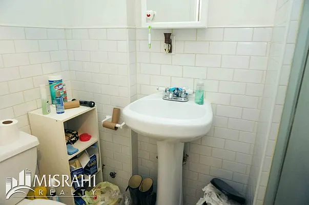 Rented by J Misrahi Realty Corp | media 35