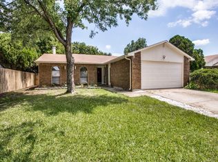 4237 Yellowleaf Dr, Fort Worth, TX 76133