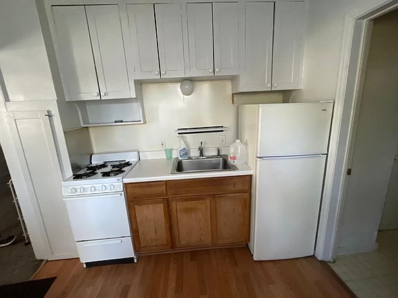 4th image of 18336 Centralia St