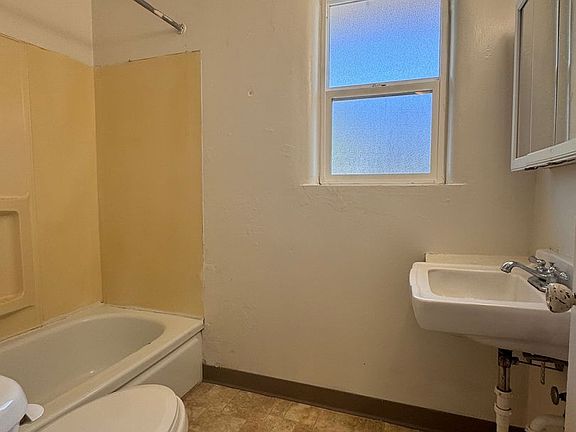 5th image of 309 N 41st Ave APT 16