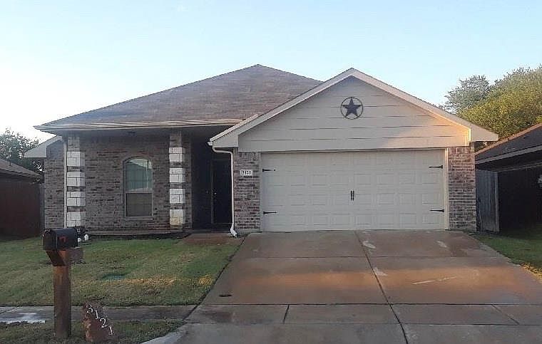 1st image of 3121 Royal Crest Dr
