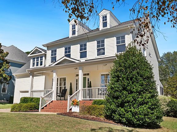2nd image of 905 Hosta Valley Ct
