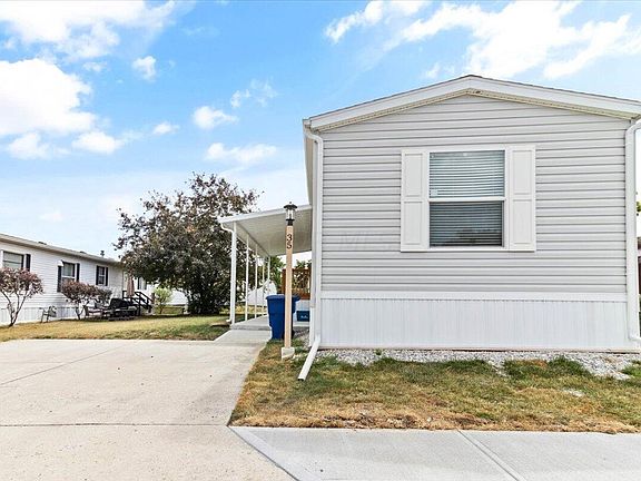3rd image of 35 Winter Pine Dr