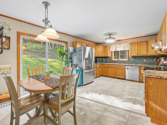 3rd image of 303 S Shelburne Rd