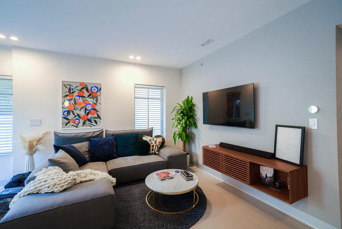 Living Area - 435 21st St #108