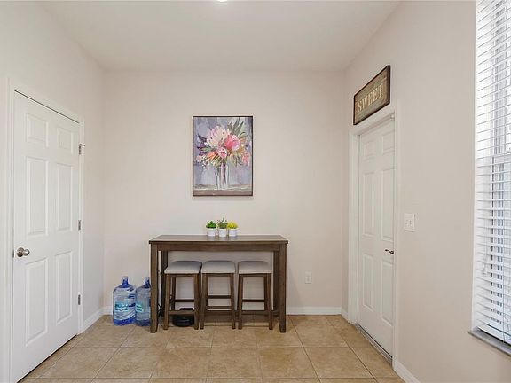 5th image of 14132 Oakham St