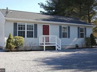 8647 Clover Ct, Marshall, VA 20115