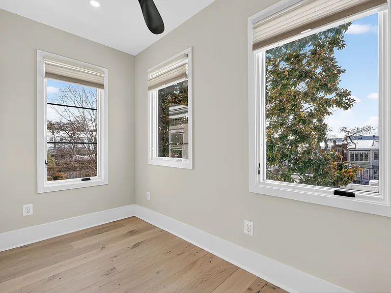 32 Adams St NW — Photo 10