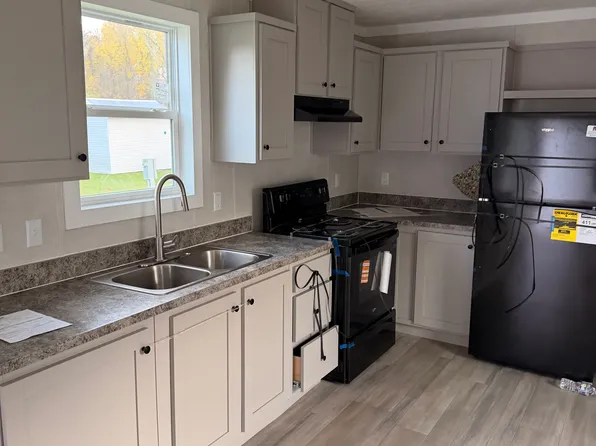 8 Ashley St, Uniontown, PA 15401