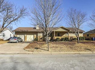 200 S Williamsburg St, Andover, KS 67002