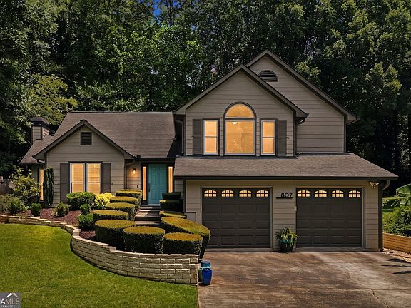 2nd image of 807 Arbor Forest Pl SW
