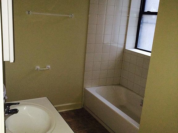 2nd bath room