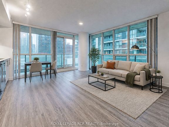 2nd image of 33 Bay St Unit 904