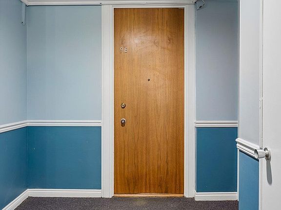 2nd image of 3000 Farnam St APT 9E