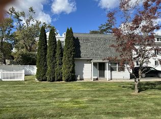 224 Walnut St #B, Agawam, MA 01001