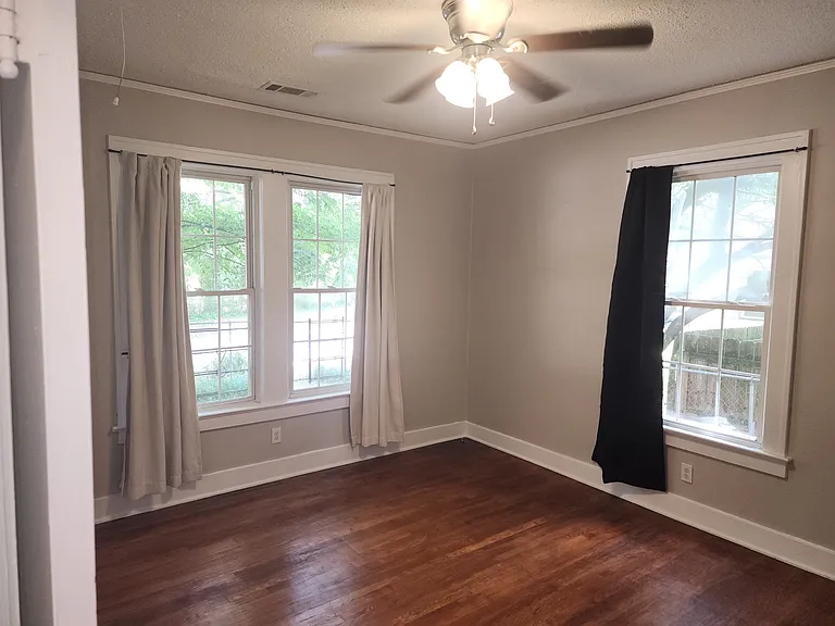 753 N McLean Blvd — Photo 15