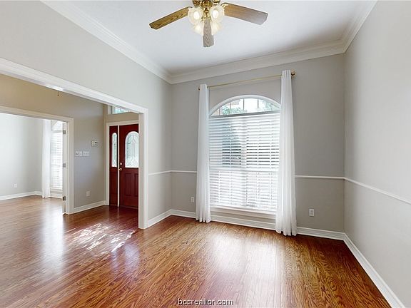 5th image of 2107 Maplewood Ct