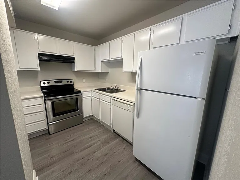 15300 SW 106th Ter #520 — Photo 17