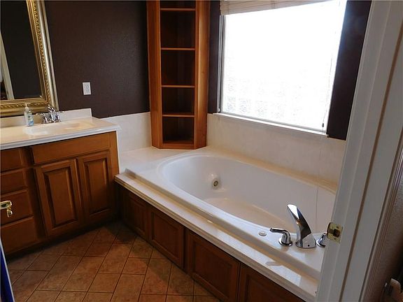 5th image of 1300 N Cardinal Dr