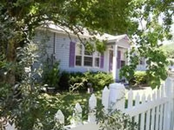 1009 E Columbia St, Magnolia, AR 71753