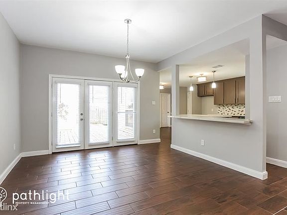 4th image of 15610 Pine Mountain Dr