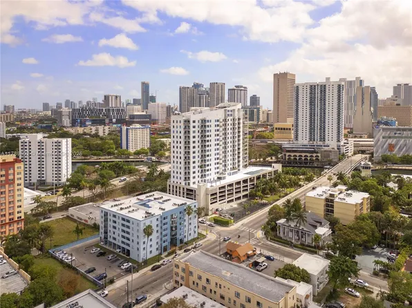 501 SW 1st St APT 307, Miami, FL 33130