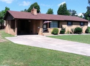 137 N Fairview St, Rector, AR 72461