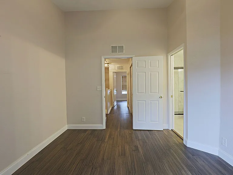 8291 Pacific Beach Dr — Photo 13