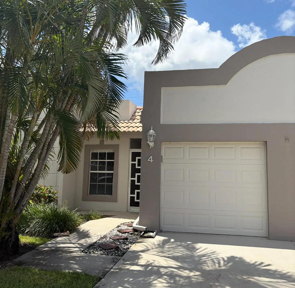 2 bed, 2.0 bath, 1227 sqft, $2,400 — Photo 1