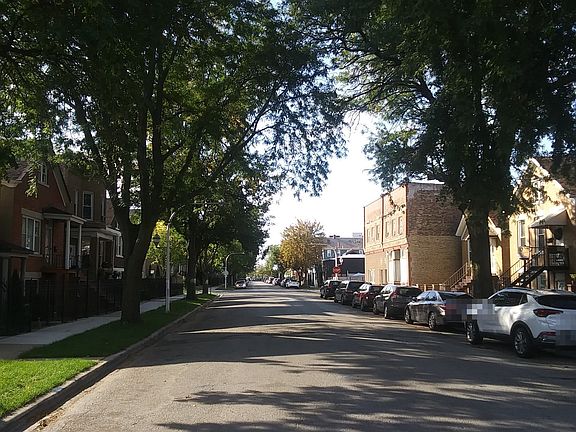 5th image of 3737 S Hermitage Ave