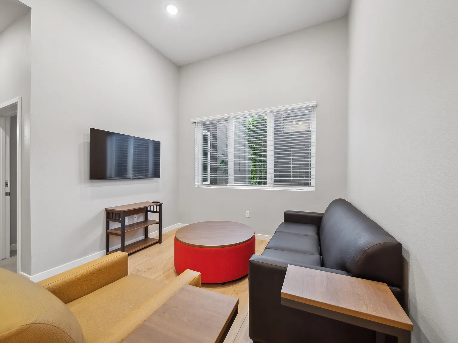 Stateside Student Housing — Photo 2