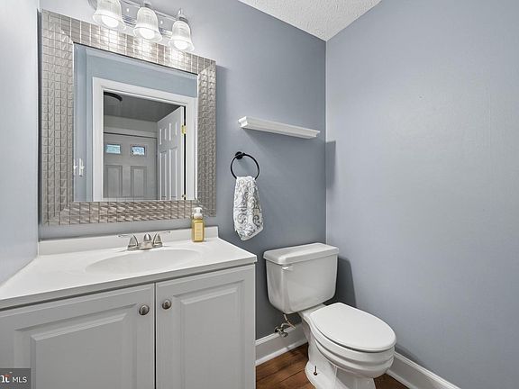5th image of 328 Violet Ct
