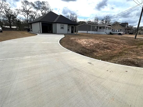 14952 Forest Castle Rd, Conroe, TX 77306