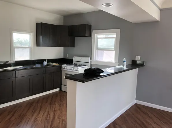 E 20th Street - 826, 826 E 20th St, Long Beach, CA 90806