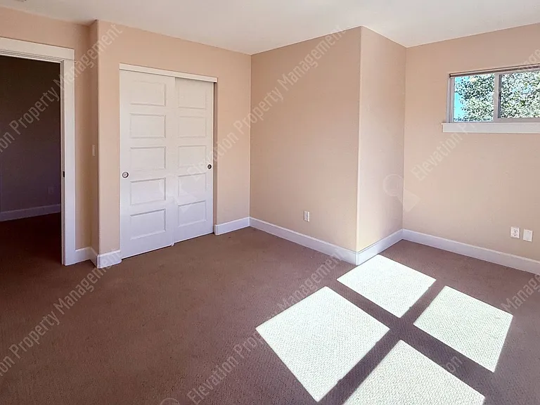 790 NE Isabella Ln — Photo 11