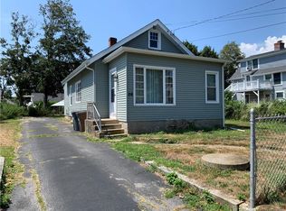 26 N Washington Ave, Niantic, CT 06357