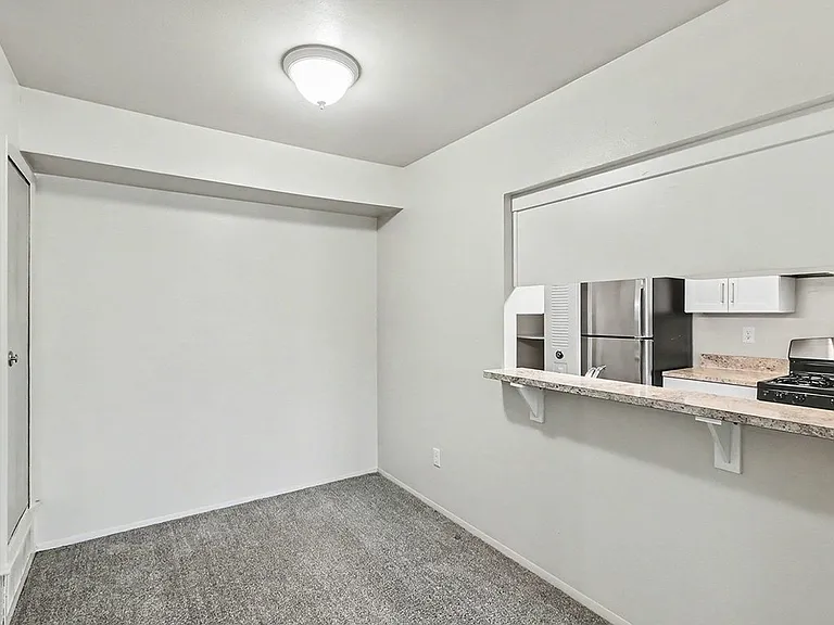 Trappers Cove Apartments — Photo 10