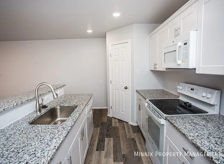 5605 Kemper St #A — Photo 10
