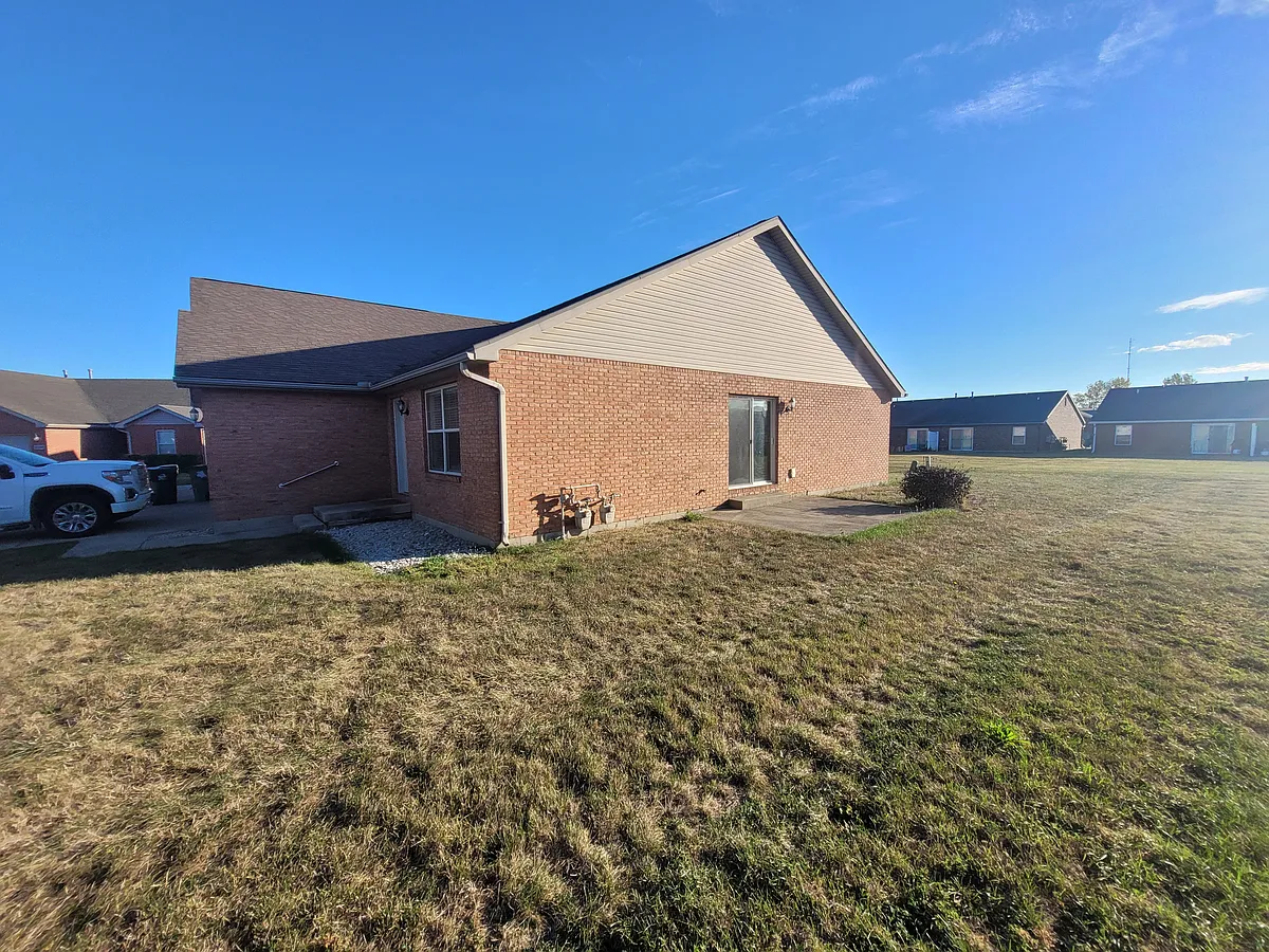 Building Photo - 2735 Fairview Ct