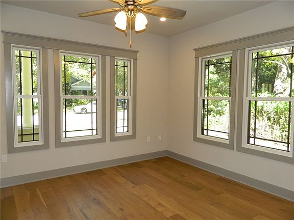 4th image of 4207 Avenue H #B