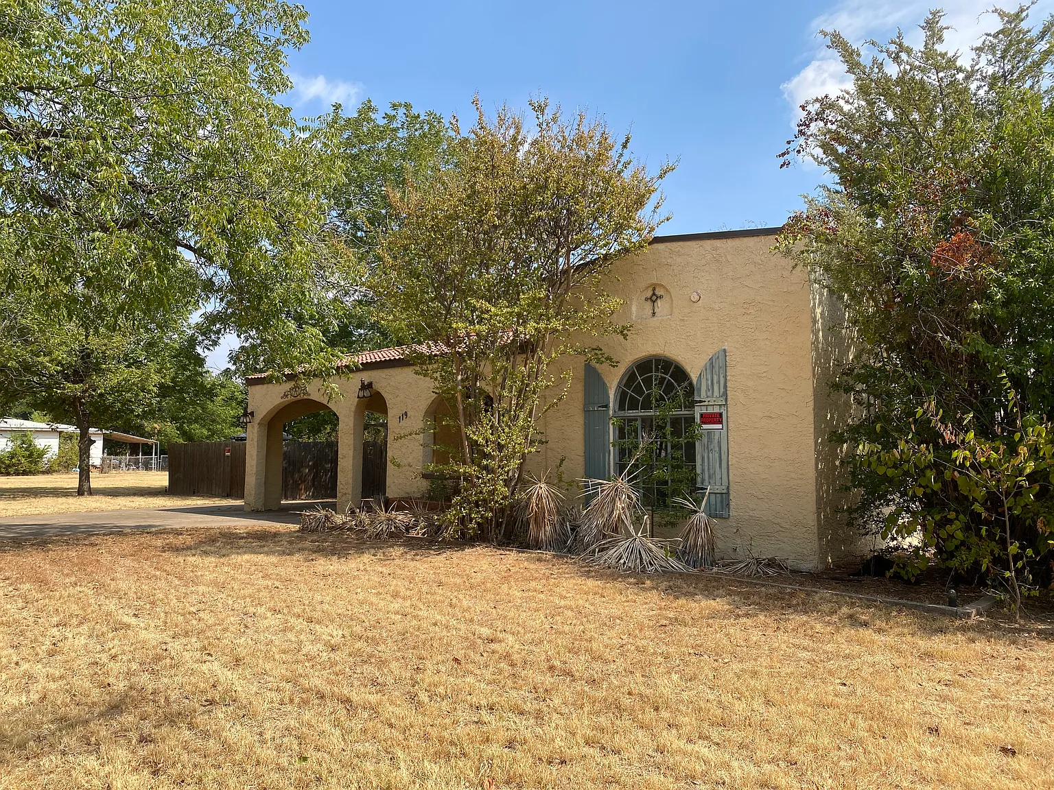 4 bed, 2.5 bath, 2236 sqft, $1,985 — Photo 4